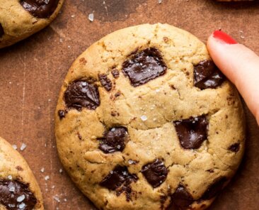 vegan-chocolate-chip-cookies